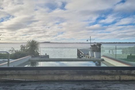 Photo of property in 102 Beachville Road, Redcliffs, Christchurch, 8081