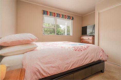 Photo of property in 19 Woodstock Place, Russley, Christchurch, 8042