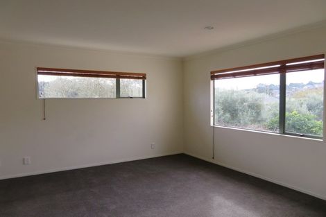 Photo of property in 19 Medallion Drive, Oteha, Auckland, 0632