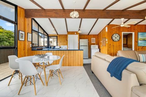 Photo of property in 74 Ladies Mile, Manly, Whangaparaoa, 0930