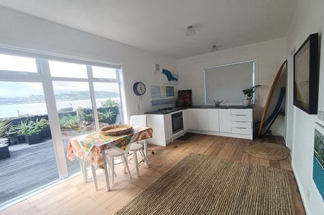 Photo of property in 277 Queens Drive, Lyall Bay, Wellington, 6022