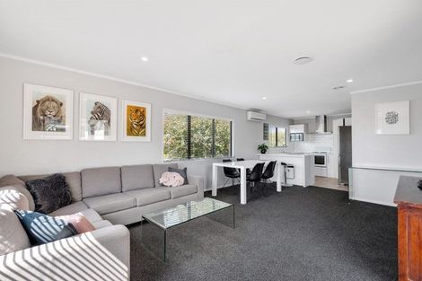 Photo of property in 21a Red Beach Road, Red Beach, 0932