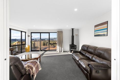 Photo of property in 9 Gibraltar Way, Fitzherbert, Palmerston North, 4410