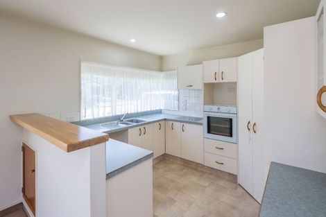 Photo of property in 18 Tararua Street, Paraparaumu, 5032