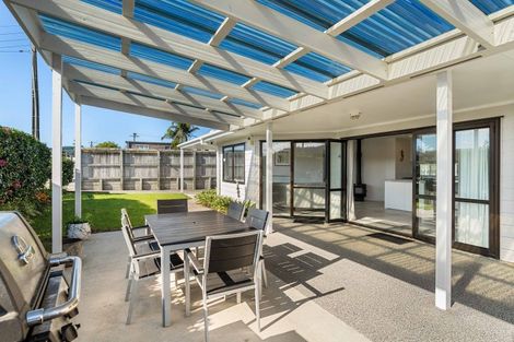 Photo of property in 205 Tamaki Road, Whangamata, 3620