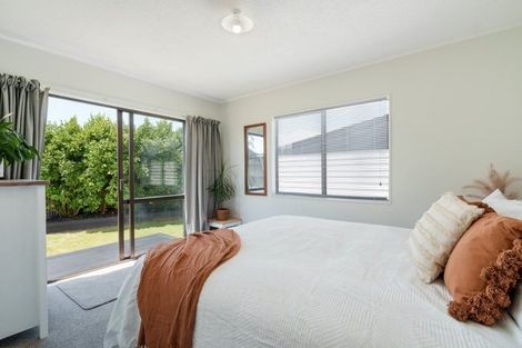 Photo of property in 4a Redditch Place, Papamoa Beach, Papamoa, 3118