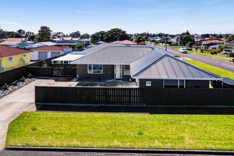 Photo of property in 110 Cracroft Street, Waitara, 4320