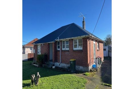 Photo of property in 5 Waldie Grove, Avalon, Lower Hutt, 5011