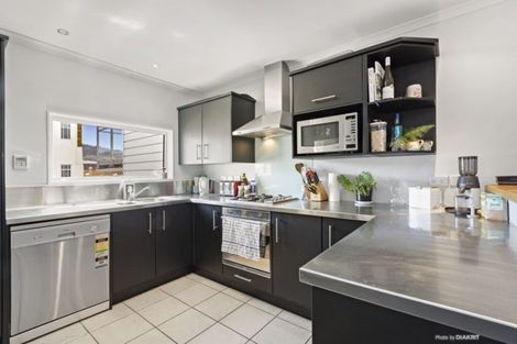 Photo of property in 16/15 Roxburgh Street, Mount Victoria, Wellington, 6011
