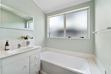 Photo of property in 4 Caversham Drive, Torbay, Auckland, 0630