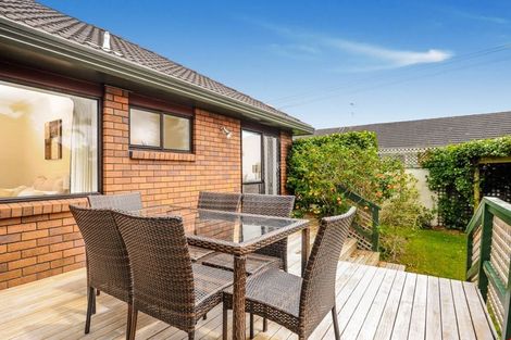 Photo of property in 1/24 Woodbridge Lane, Milford, Auckland, 0620