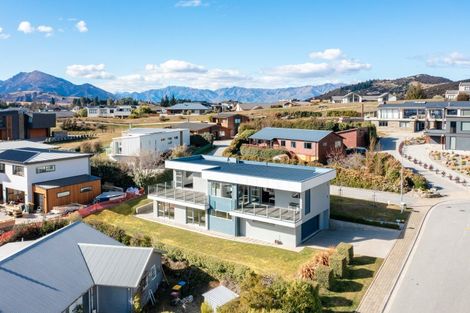Photo of property in 5 Bovett Place, Wanaka, 9305