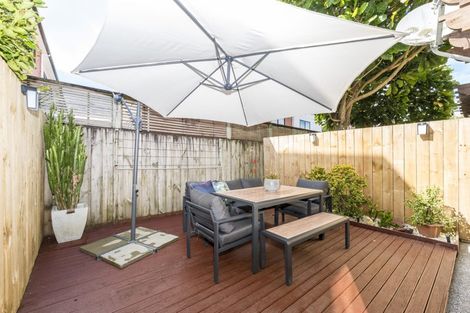 Photo of property in 11/17 Harbour View Road, Te Atatu Peninsula, Auckland, 0610