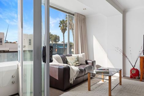 Photo of property in Algarve Apartments, 109/332 Maunganui Road, Mount Maunganui, 3116