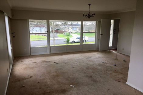 Photo of property in 11 Tupaki Place, Pakuranga Heights, Auckland, 2010