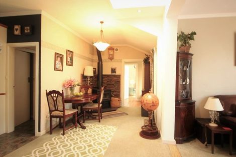 Photo of property in 28 Sarsfield Street, Southbridge, 7602