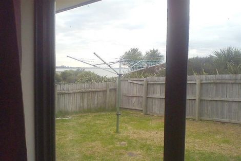 Photo of property in 37 Bellville Drive, Clendon Park, Auckland, 2103