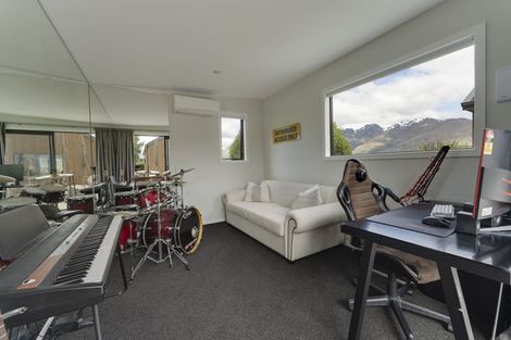 Photo of property in 55 Jacks Point Rise, Jacks Point, Queenstown, 9371