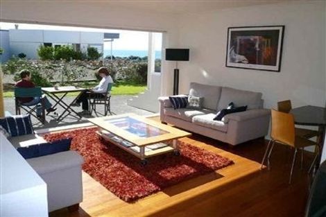 Photo of property in 3/241 Hurstmere Road, Takapuna, Auckland, 0622