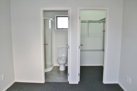 Photo of property in 16a Woodall Place, Totara Vale, Auckland, 0627