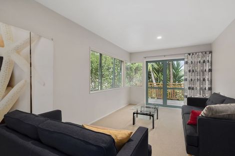 Photo of property in 697 Beach Road, Rothesay Bay, Auckland, 0630