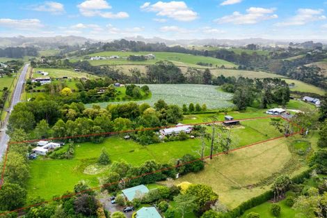 Photo of property in 98 Hanham Road, Kumeu, 0891