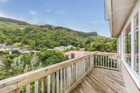 Photo of property in 31 Olivia Crescent, Tawa, Wellington, 5028
