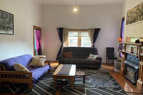 Photo of property in 121 Wellington Street, Picton, 7220