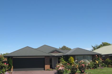 Photo of property in 12 Mull Place, Broomfield, Christchurch, 8042
