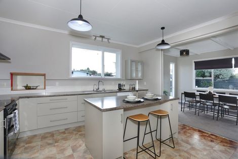 Photo of property in 40 Follett Street, Marton, 4710