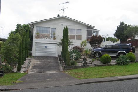 Photo of property in 1/72 Chartwell Avenue, Glenfield, Auckland, 0629
