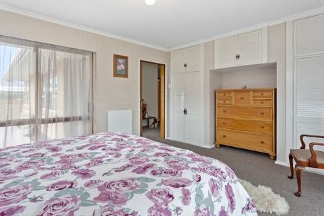 Photo of property in 6 Laing Crescent, Heathcote Valley, Christchurch, 8022