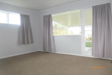 Photo of property in 16 Grimshaw Place, Henderson, Auckland, 0612