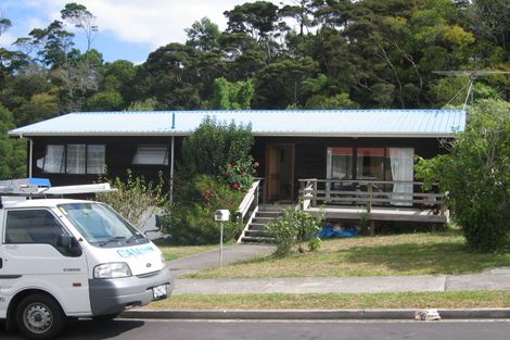 Photo of property in 2/26 Fernlea Rise, Bayview, Auckland, 0629