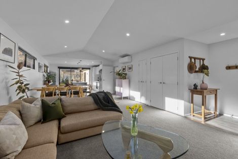 Photo of property in 37 Howden Drive, Jacks Point, 9371