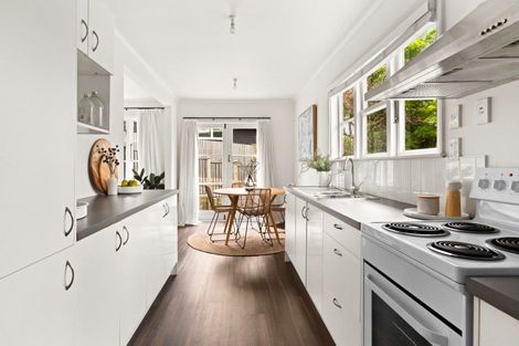 Photo of property in 15 Keirunga Road, Havelock North, 4130