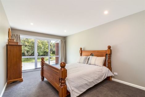 Photo of property in 633 Harewood Road, Harewood, Christchurch, 8051