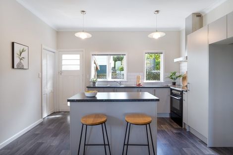 Photo of property in 34 Poto Road, Normandale, Lower Hutt, 5010