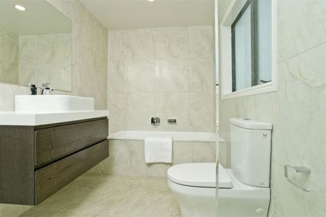 Photo of property in 7a Heathcote Road, Castor Bay, Auckland, 0620