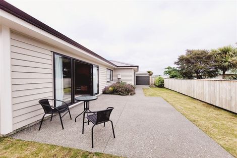 Photo of property in 9 Henrietta Maxwell Grove, Wainuiomata, Lower Hutt, 5014