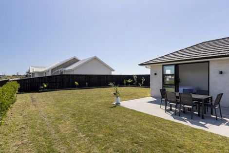 Photo of property in 51 Manawa Road, Papamoa Beach, Papamoa, 3118