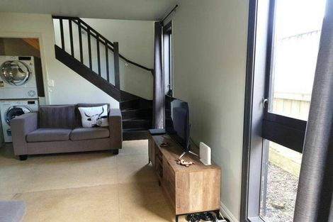 Photo of property in 21 Normanton Street, Glenfield, Auckland, 0629