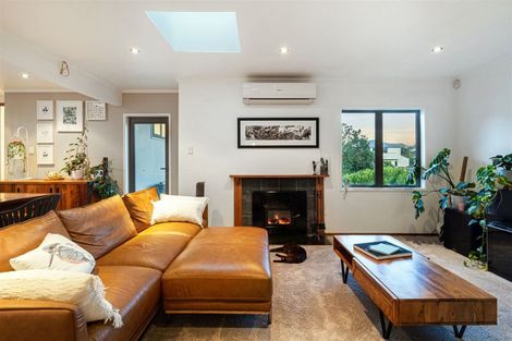 Photo of property in 1/16 Gordon Avenue, Milford, Auckland, 0620