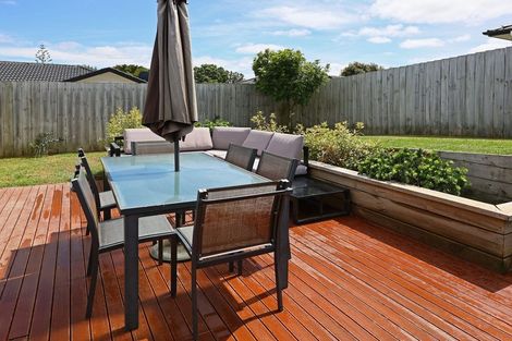 Photo of property in 7 Nirmal Place, Sunnyvale, Auckland, 0612