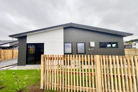 Photo of property in 16 Kiokio Place, Swanson, 0614