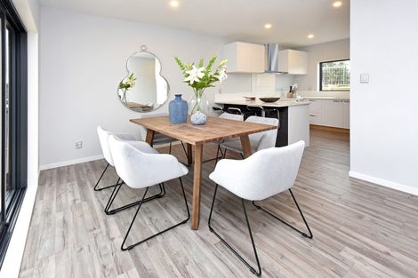 Photo of property in 5d Mcquoids Road, Flat Bush, Auckland, 2019