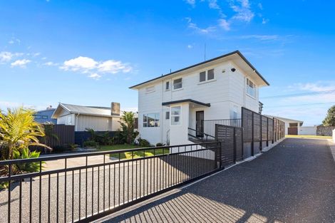 Photo of property in 22 Karewa Parade, Papamoa Beach, Papamoa, 3118