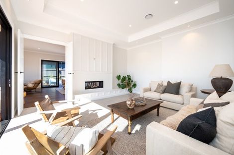 Photo of property in 8 Gage Lane, Havelock North, 4130