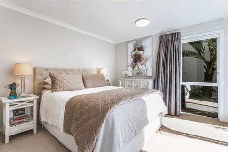 Photo of property in 6 Sunshine Terrace, Orewa, 0931