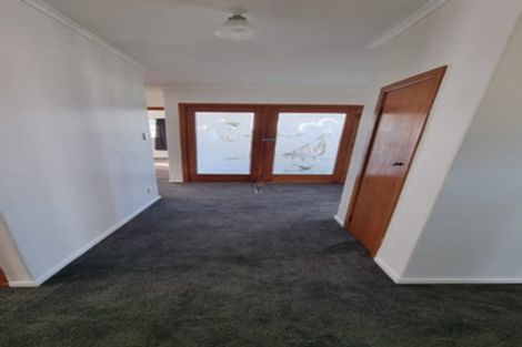 Photo of property in 34 Tiroroa Avenue, Te Atatu South, Auckland, 0610